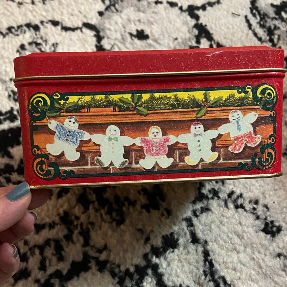 Crayola Vintage 1992 Red Collectible Tin Box square - Picture 2 of 9